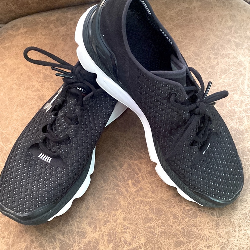 Men’s Under Armour Size 10 Sneaker